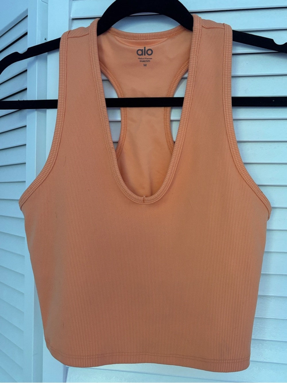 ALO Goddess Ribbed Cropped Racerback Tank with built-in bra, size M